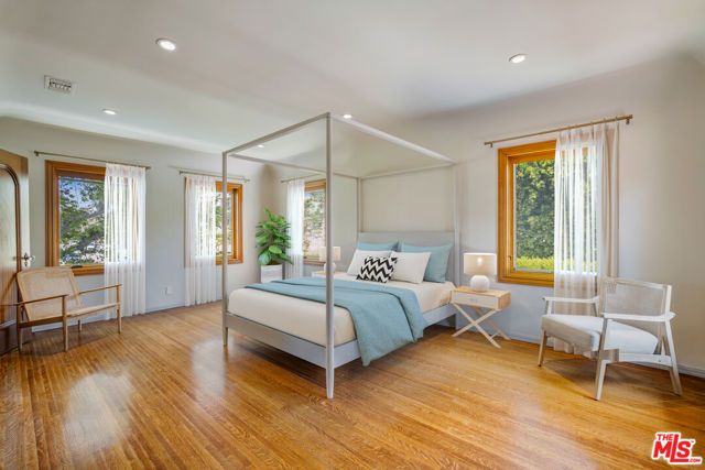 11159 La Maida Street, Los Angeles, CA 91601