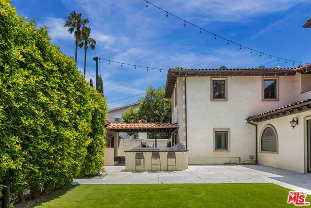 11159 La Maida Street, Los Angeles, CA 91601