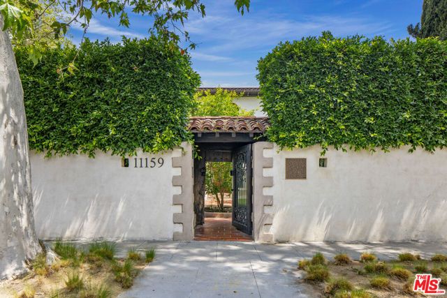 11159 La Maida Street, Los Angeles, CA 91601