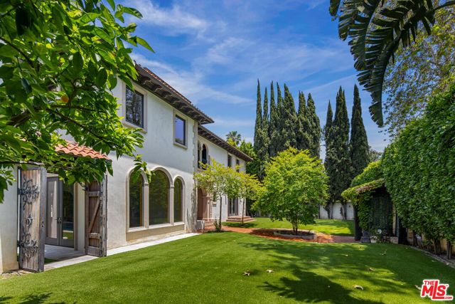 11159 La Maida Street, Los Angeles, CA 91601