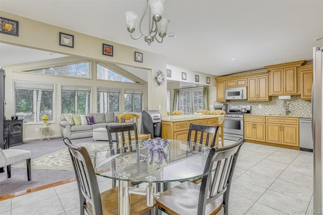 16 Ferndale Road, New City, NY 10956