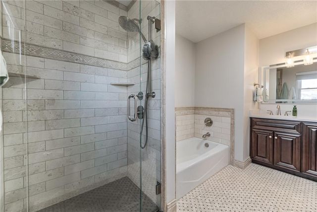 14826 W 124th Terrace, Olathe, KS 66062