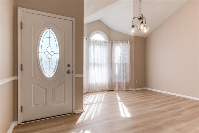 14826 W 124th Terrace, Olathe, KS 66062