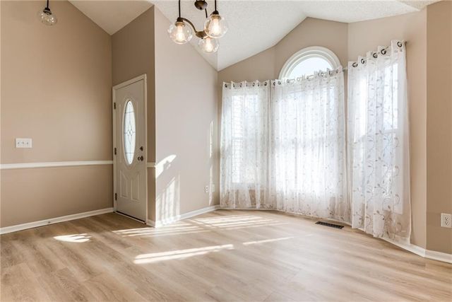 14826 W 124th Terrace, Olathe, KS 66062