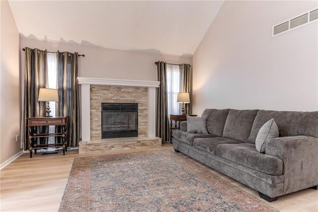 14826 W 124th Terrace, Olathe, KS 66062