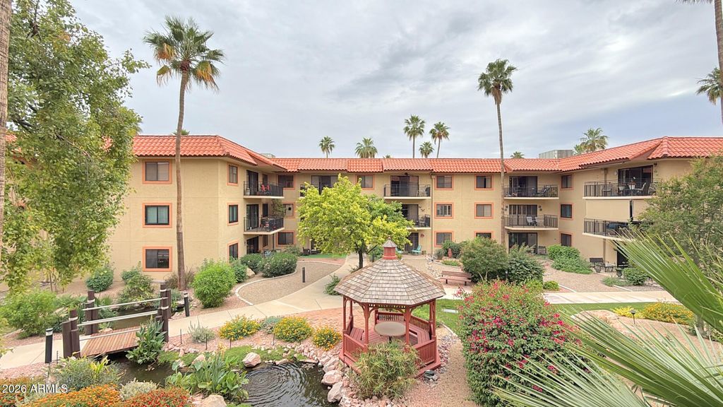 10330 W Thunderbird Boulevard B203, Sun City, AZ 85351 — exterior