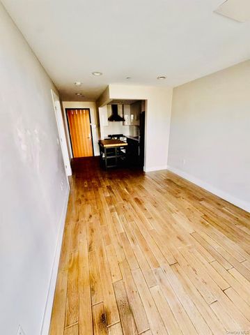 27-05 41st Avenue 5B, Long Island City, NY 11101