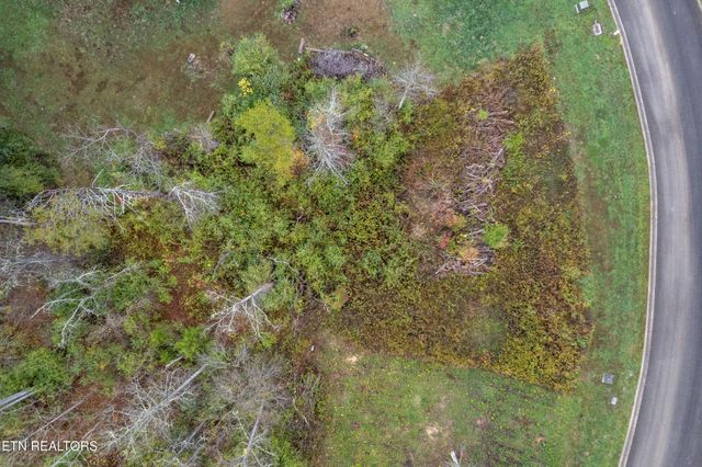 162 Forest Creek Pkwy, Oak Ridge, TN 37830