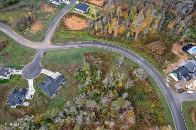 162 Forest Creek Pkwy, Oak Ridge, TN 37830