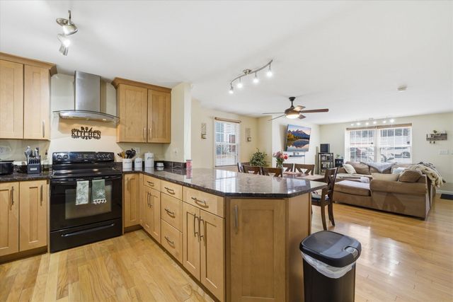 16 Kearns Drive, Merrimack, NH 03054