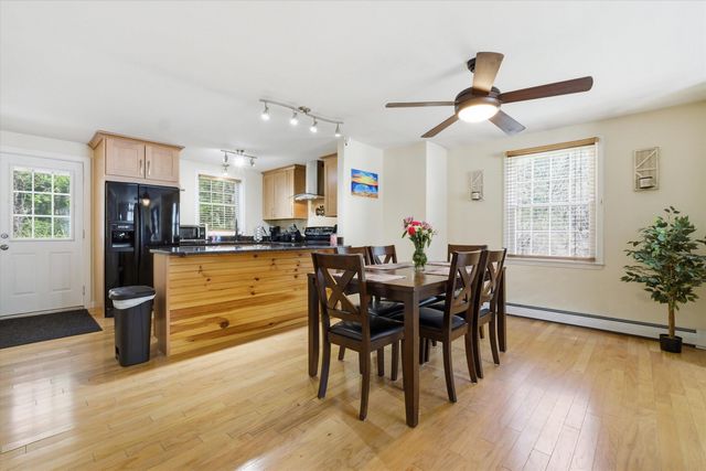 16 Kearns Drive, Merrimack, NH 03054