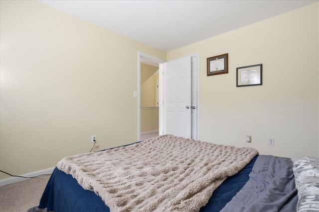 16 Kearns Drive, Merrimack, NH 03054
