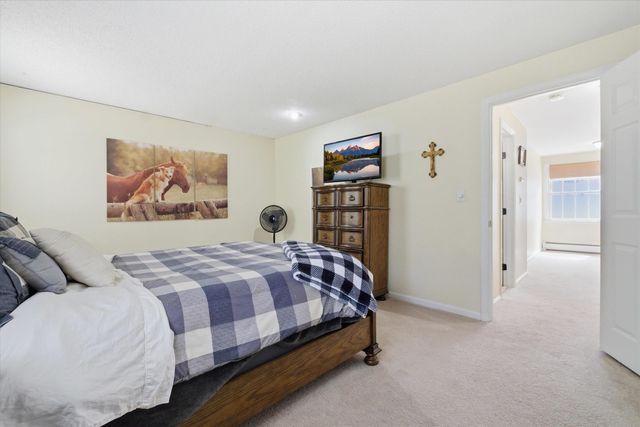 16 Kearns Drive, Merrimack, NH 03054