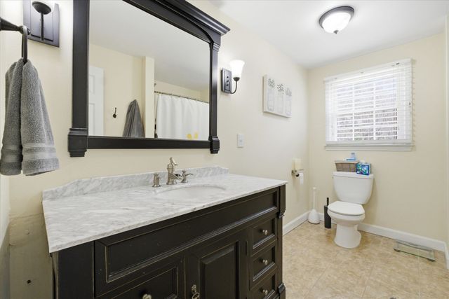 16 Kearns Drive, Merrimack, NH 03054