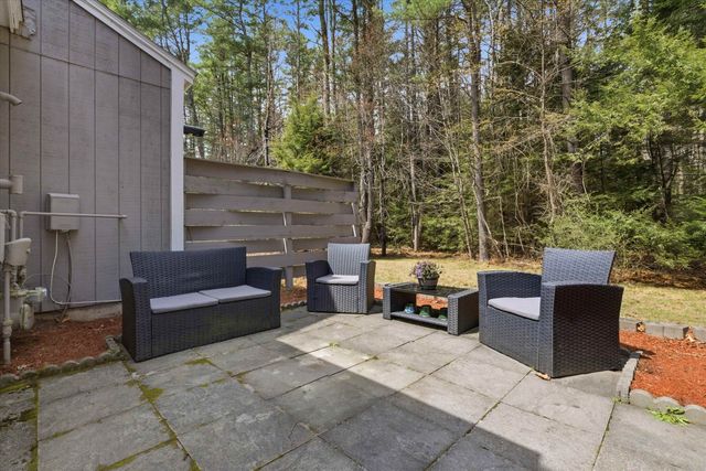 16 Kearns Drive, Merrimack, NH 03054