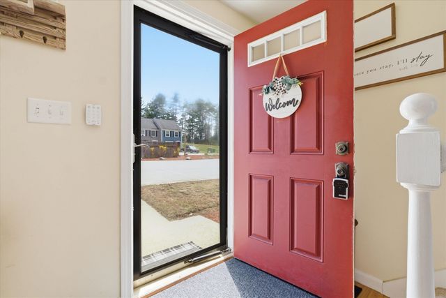 16 Kearns Drive, Merrimack, NH 03054