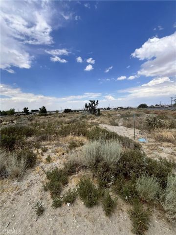 0 Hollister, Phelan, CA 92371