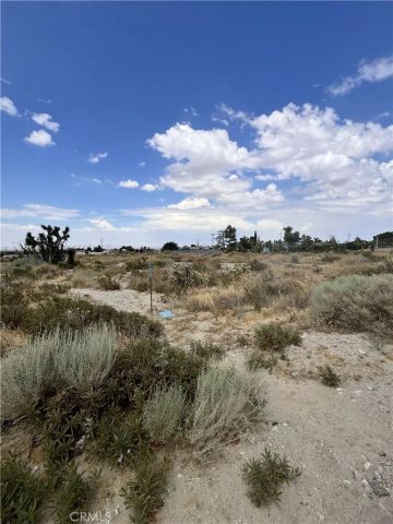 0 Hollister, Phelan, CA 92371