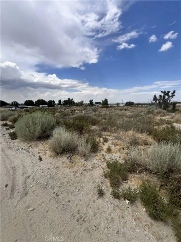0 Hollister, Phelan, CA 92371
