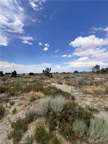 0 Hollister, Phelan, CA 92371