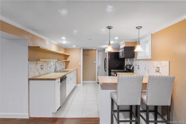 23 Wheeler Place W, West Nyack, NY 10994