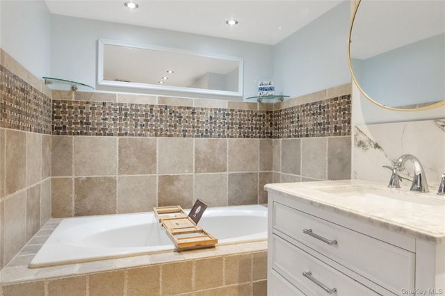 23 Wheeler Place W, West Nyack, NY 10994