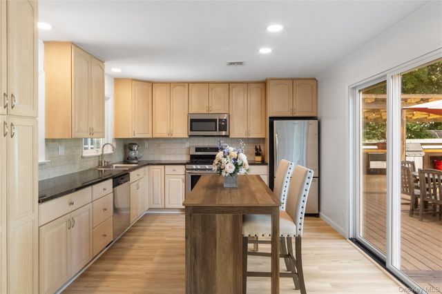 23 Wheeler Place W, West Nyack, NY 10994