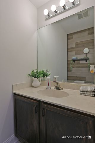 1493 Saint James Court, Gurnee, IL 60031