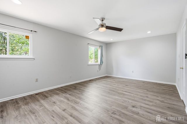 1 Lily Court, Edison, NJ 08820