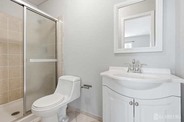 1 Lily Court, Edison, NJ 08820