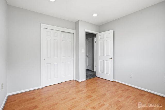 1 Lily Court, Edison, NJ 08820
