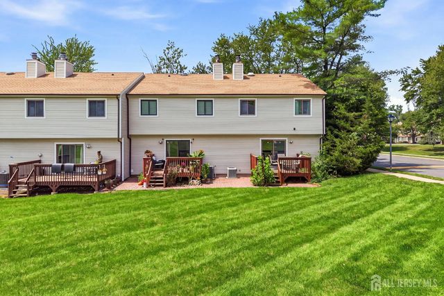 1 Lily Court, Edison, NJ 08820