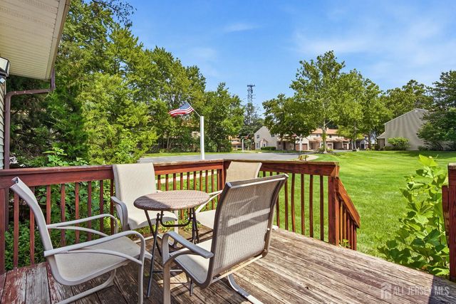 1 Lily Court, Edison, NJ 08820