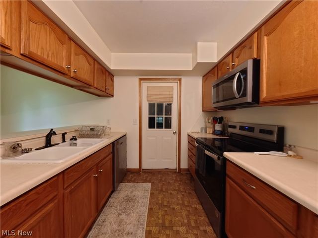 5216 Oakvale Street SW, Canton, OH 44706