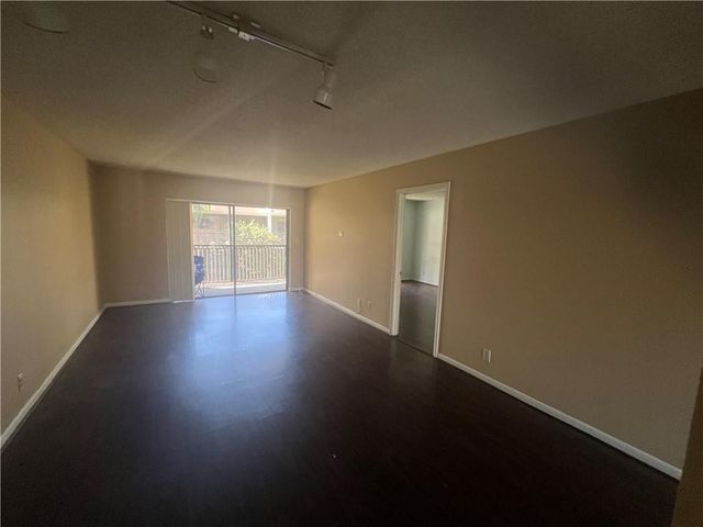 1250 S Military Trail 1622, Deerfield Beach, FL 33442