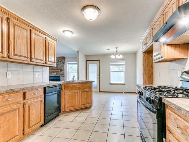 8233 Greer Way, Oklahoma City, OK 73132