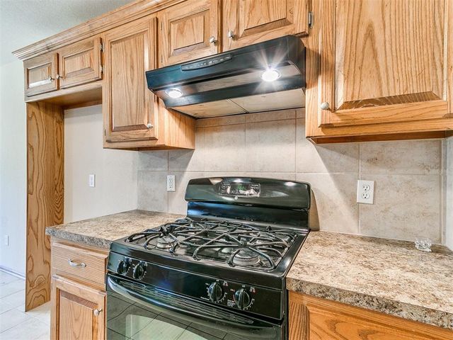 8233 Greer Way, Oklahoma City, OK 73132