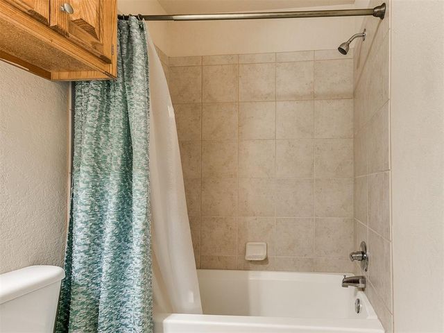 8233 Greer Way, Oklahoma City, OK 73132