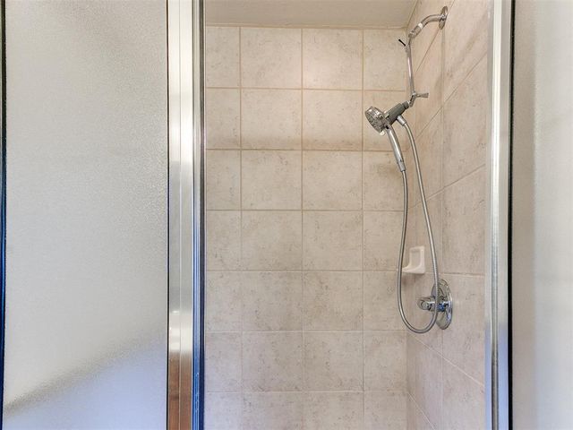 8233 Greer Way, Oklahoma City, OK 73132