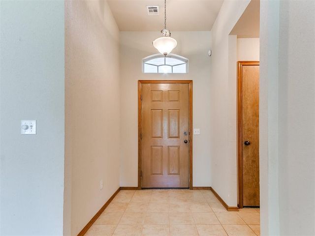 8233 Greer Way, Oklahoma City, OK 73132