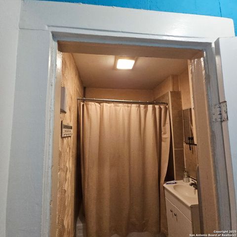 2006 Virginia, San Antonio, TX 78203