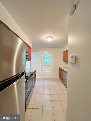 1556 BRUTON CT, Mclean, VA 22101