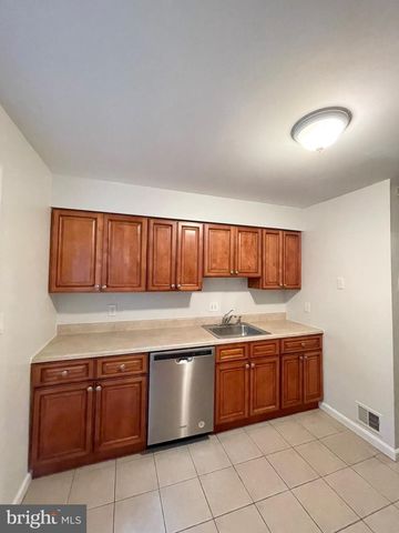 1556 BRUTON CT, Mclean, VA 22101