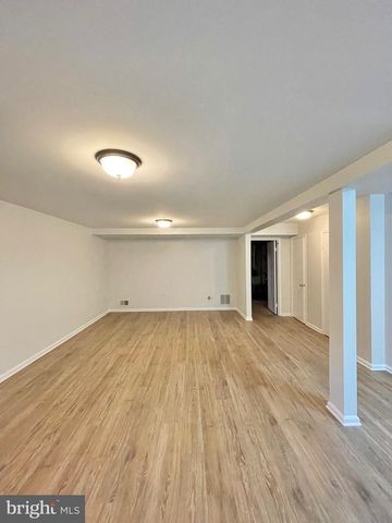 1556 BRUTON CT, Mclean, VA 22101