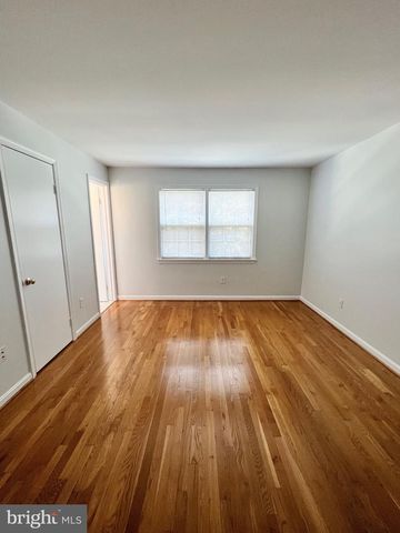 1556 BRUTON CT, Mclean, VA 22101