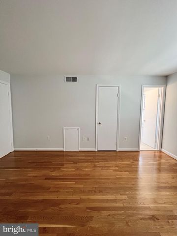 1556 BRUTON CT, Mclean, VA 22101