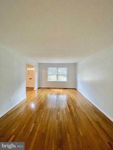 1556 BRUTON CT, Mclean, VA 22101