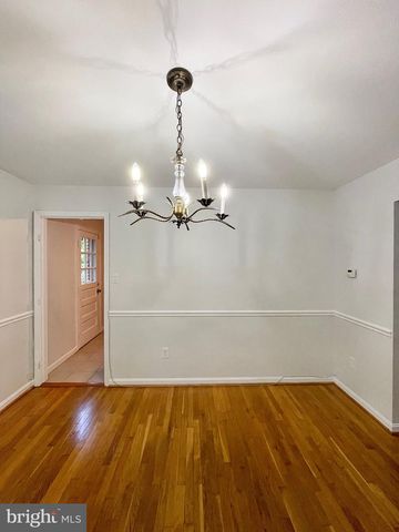 1556 BRUTON CT, Mclean, VA 22101