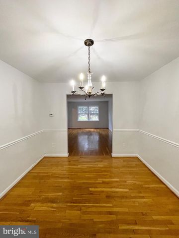 1556 BRUTON CT, Mclean, VA 22101