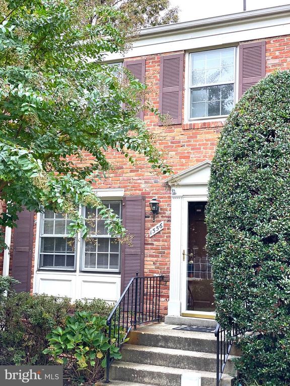 1556 BRUTON CT, Mclean, VA 22101